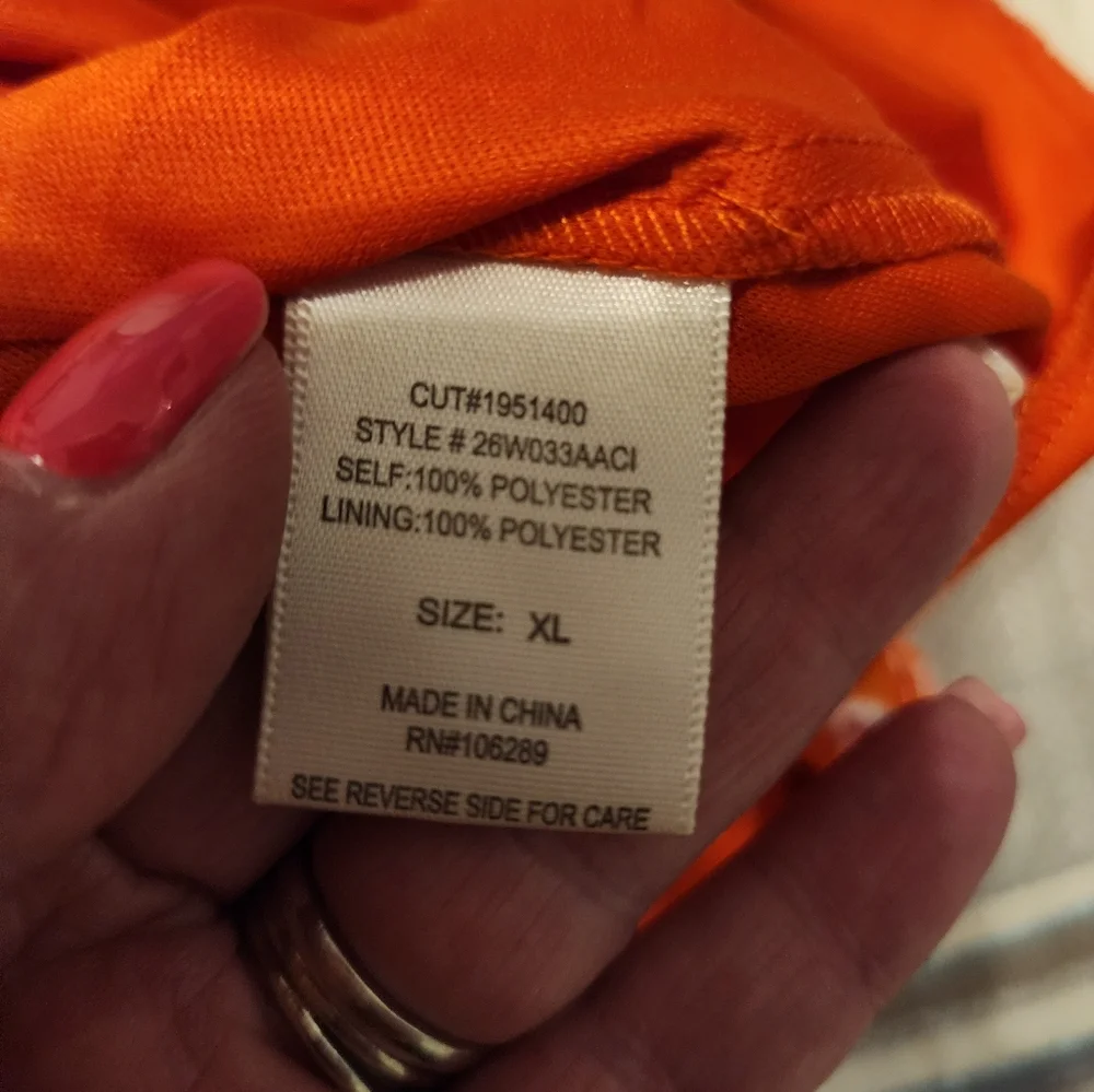 Row A Women's Floral V-Neck Romper - Picture 15 of 15